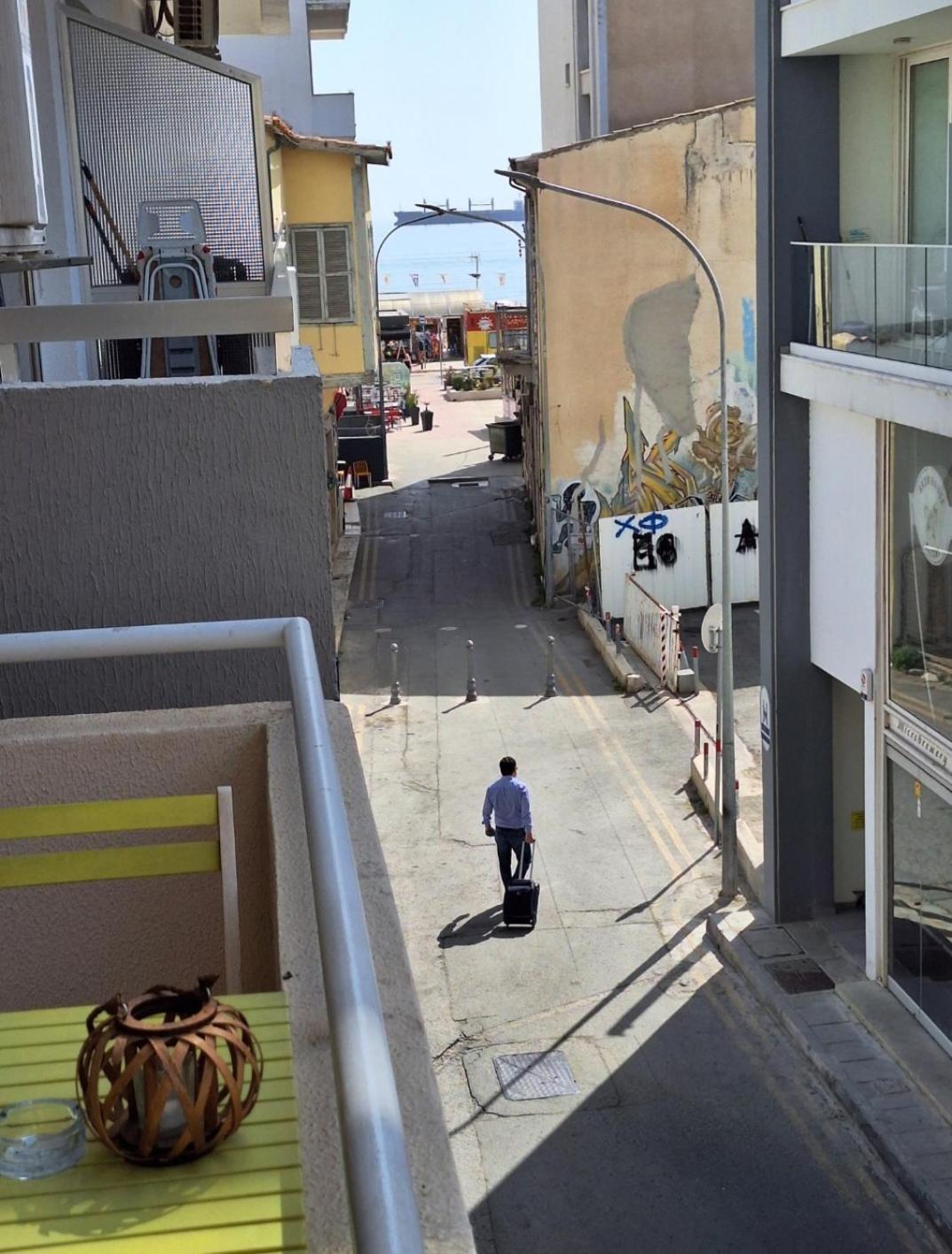 By The Way Apartment Larnaca Esterno foto