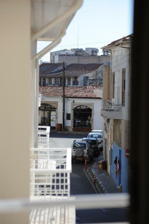 By The Way Apartment Larnaca Esterno foto